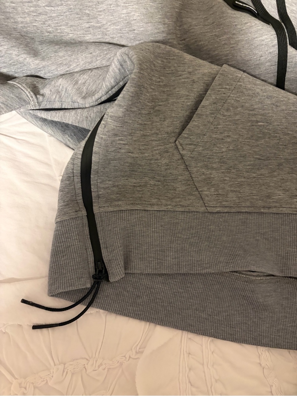 Women ON Focus Tech Hoodie - Picture 4 of 5